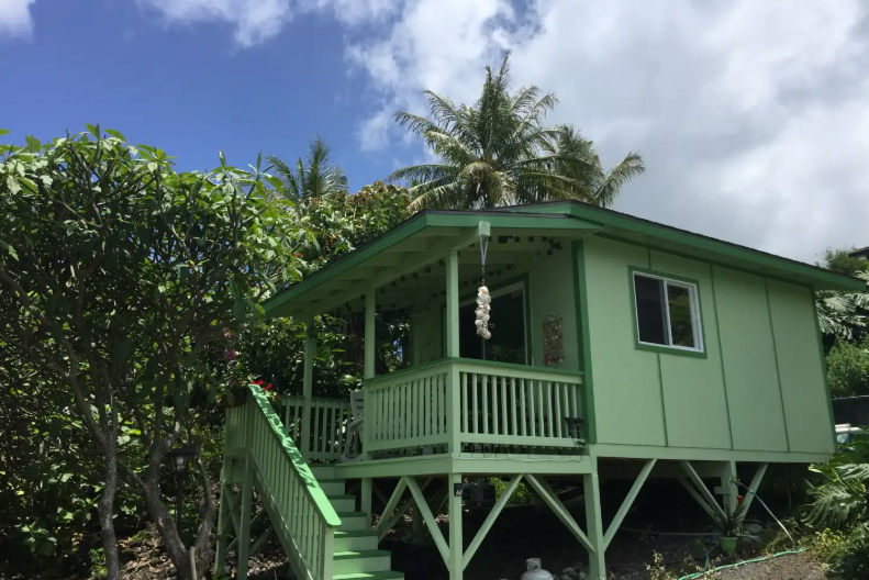 01-Cottage-Outside Kona Vacation Rentals