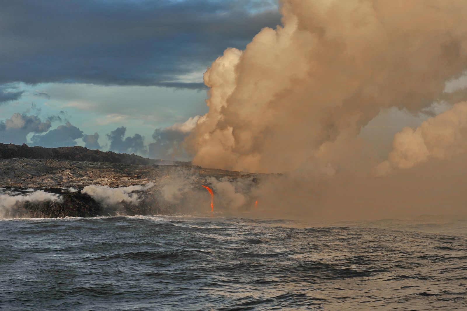 volcano hawaii manta ray advocates Volcano in Hawaii