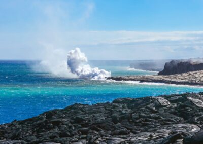 How are manta rays affected by volcanic activity in Hawaii?